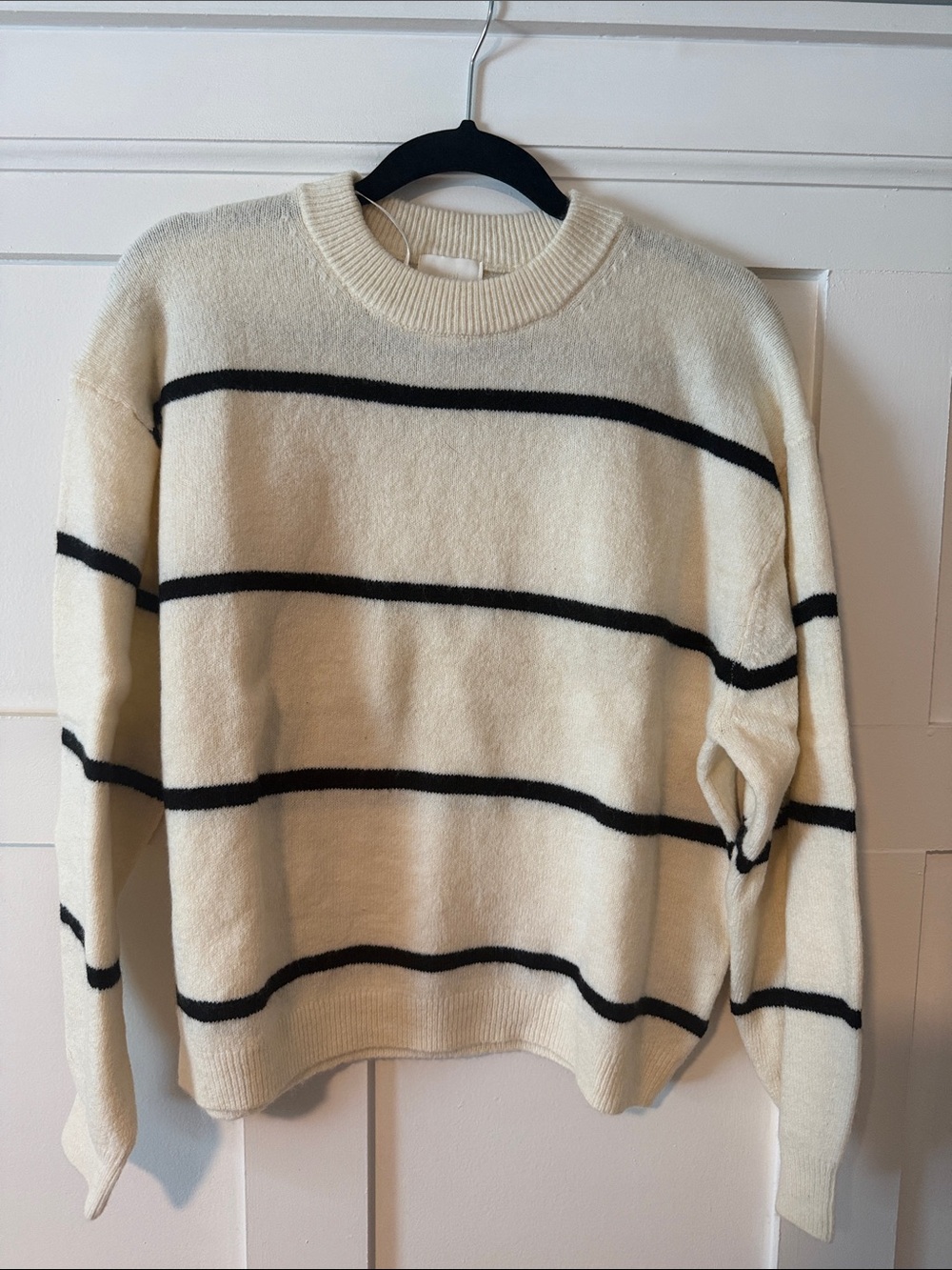 NWOT H&M Cream and Black Striped Crewneck Sweater - size S